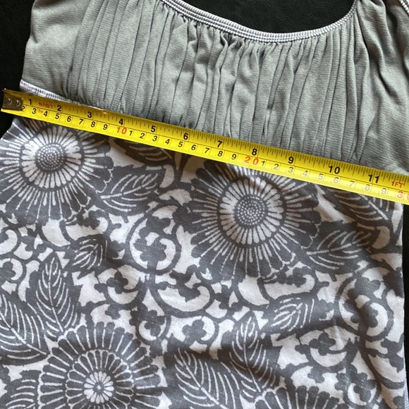 Lululemon Tank Size small - Picture 4 of 7